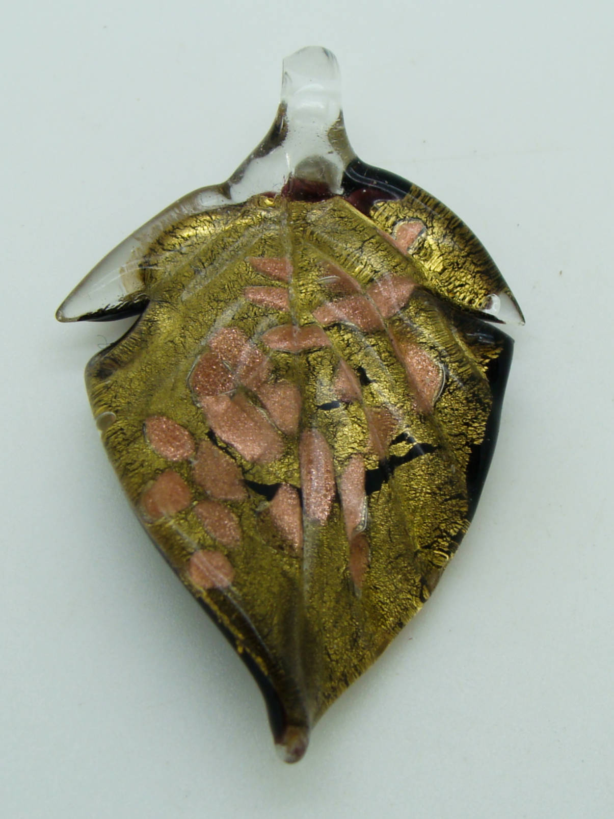 pendentif feuille noir lampwork Pend-402-1