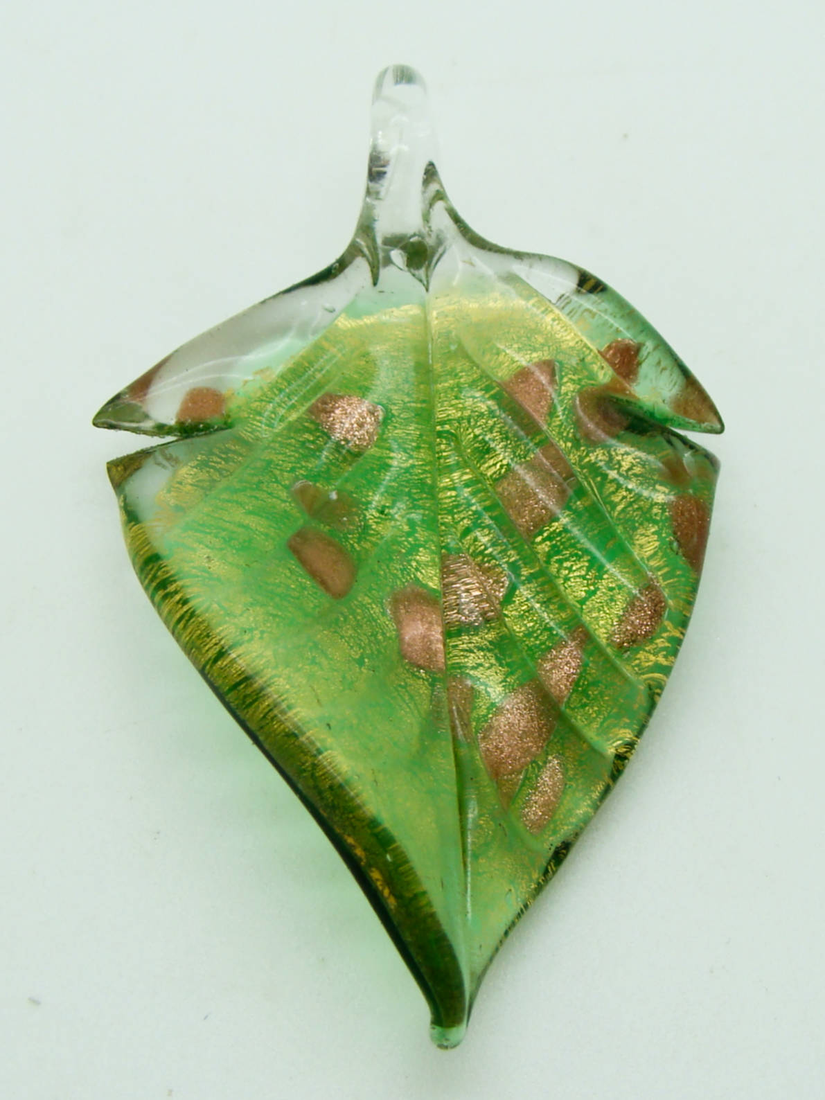 pendentif feuille vert lampwork Pend-402-3