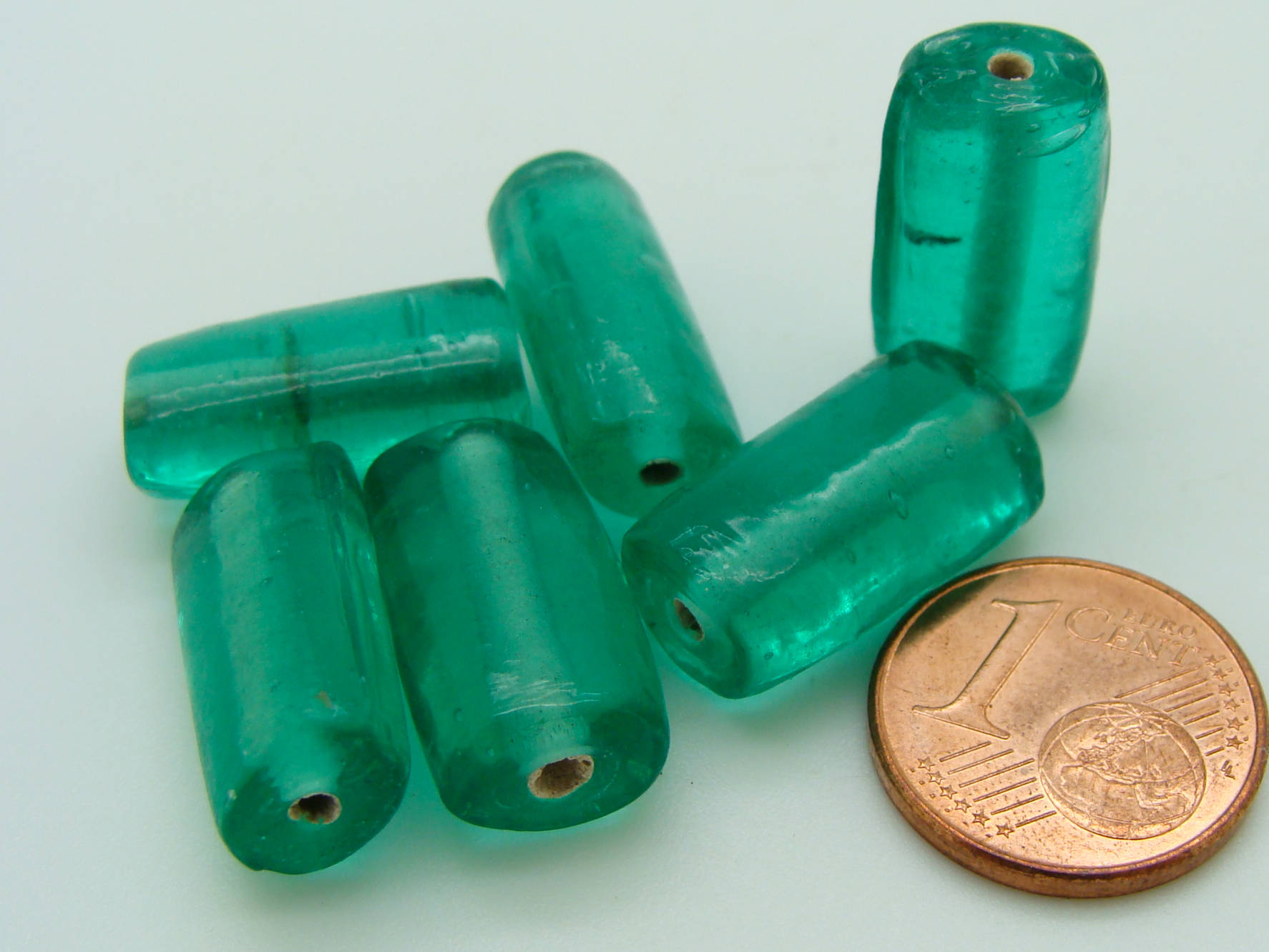perles tubes bleu vert verre VS-T18x10-bleu-vert