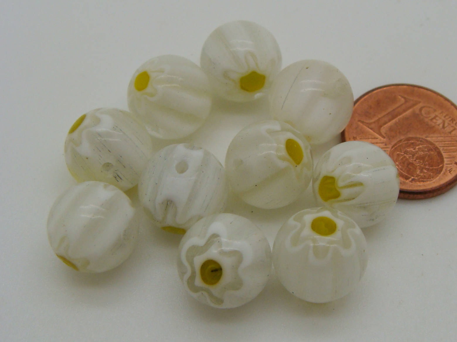 perles verre millefiori ronde 10mm blanc jaune Mille-R10-blanc-jaune