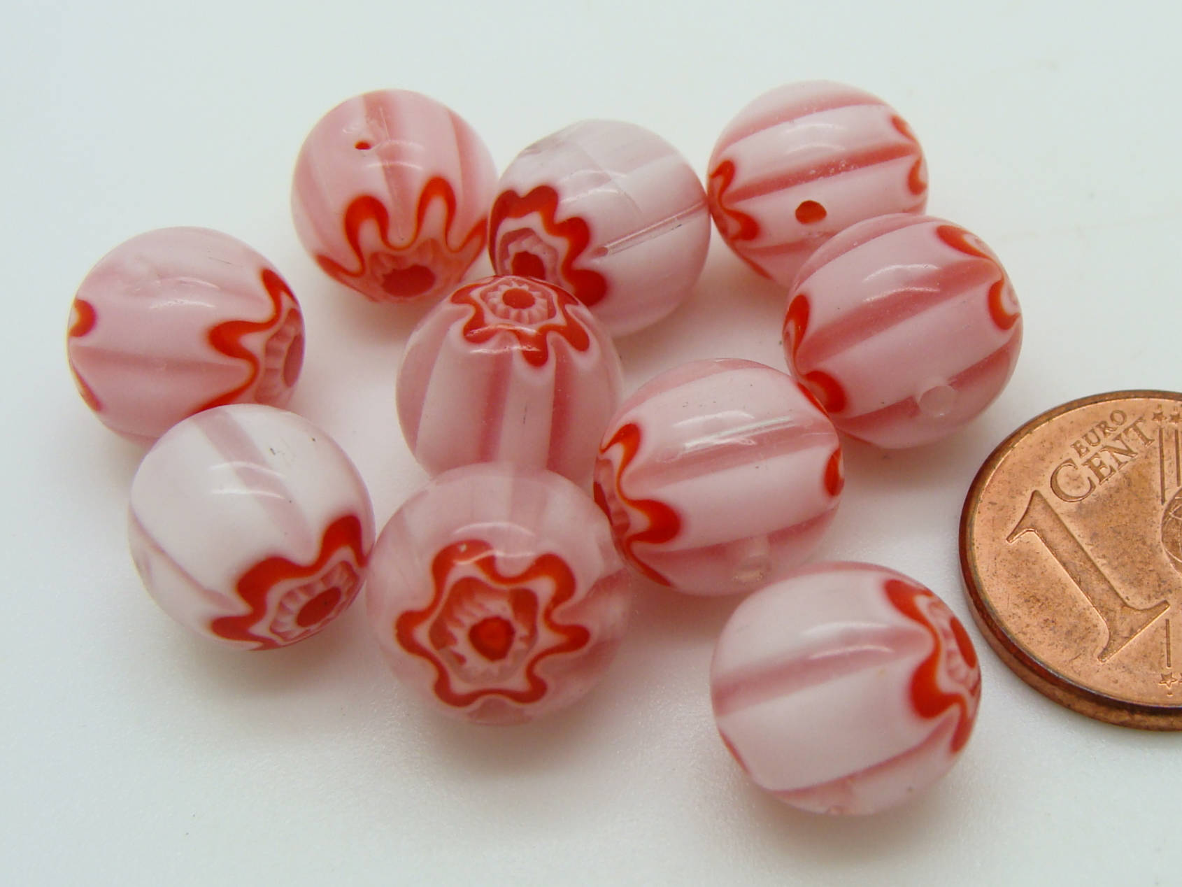 Mille-R10-blanc-rouge perle millefiori 10mm marine