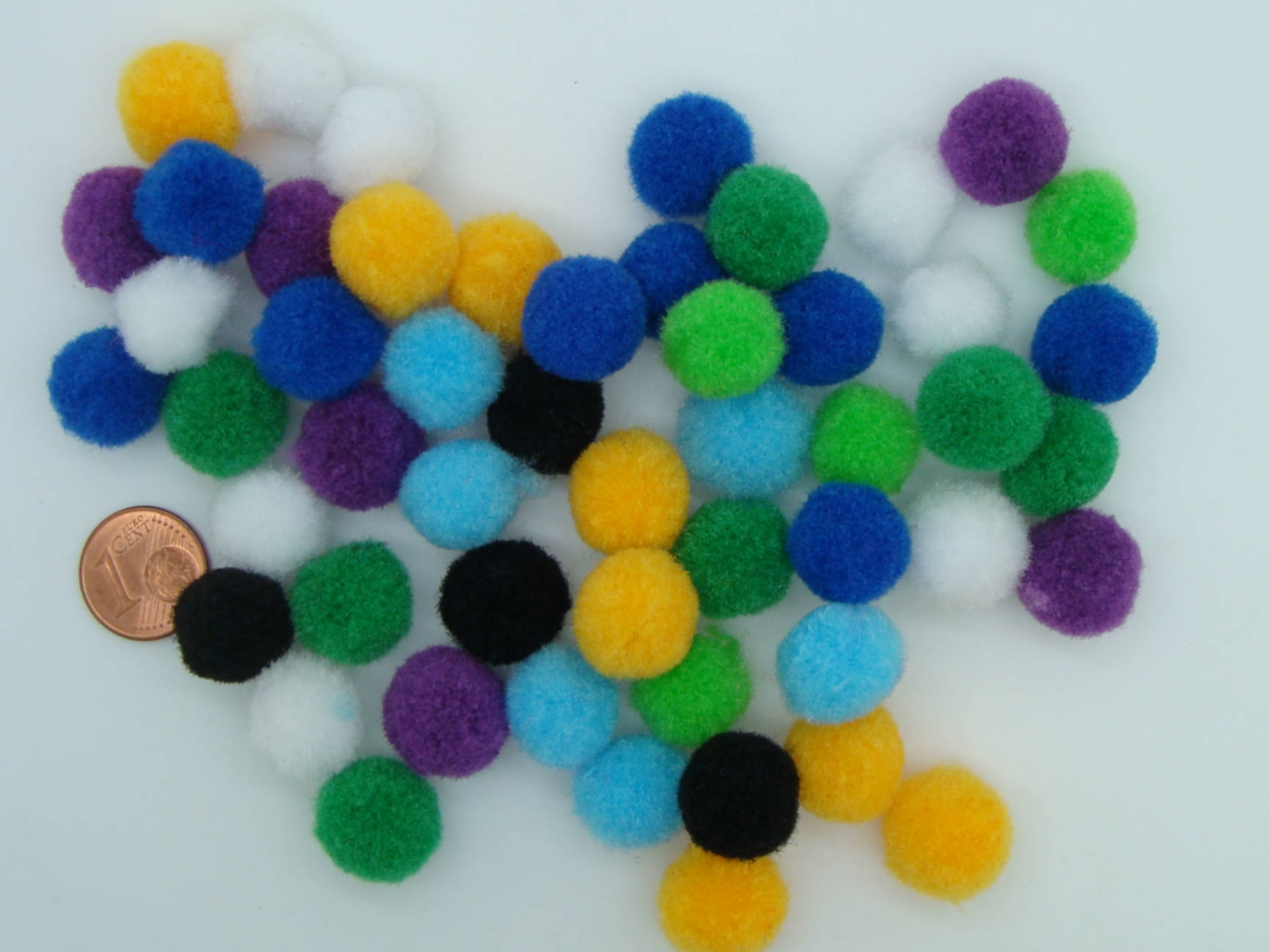 pompon rond 15mm mix couleurs acrylique