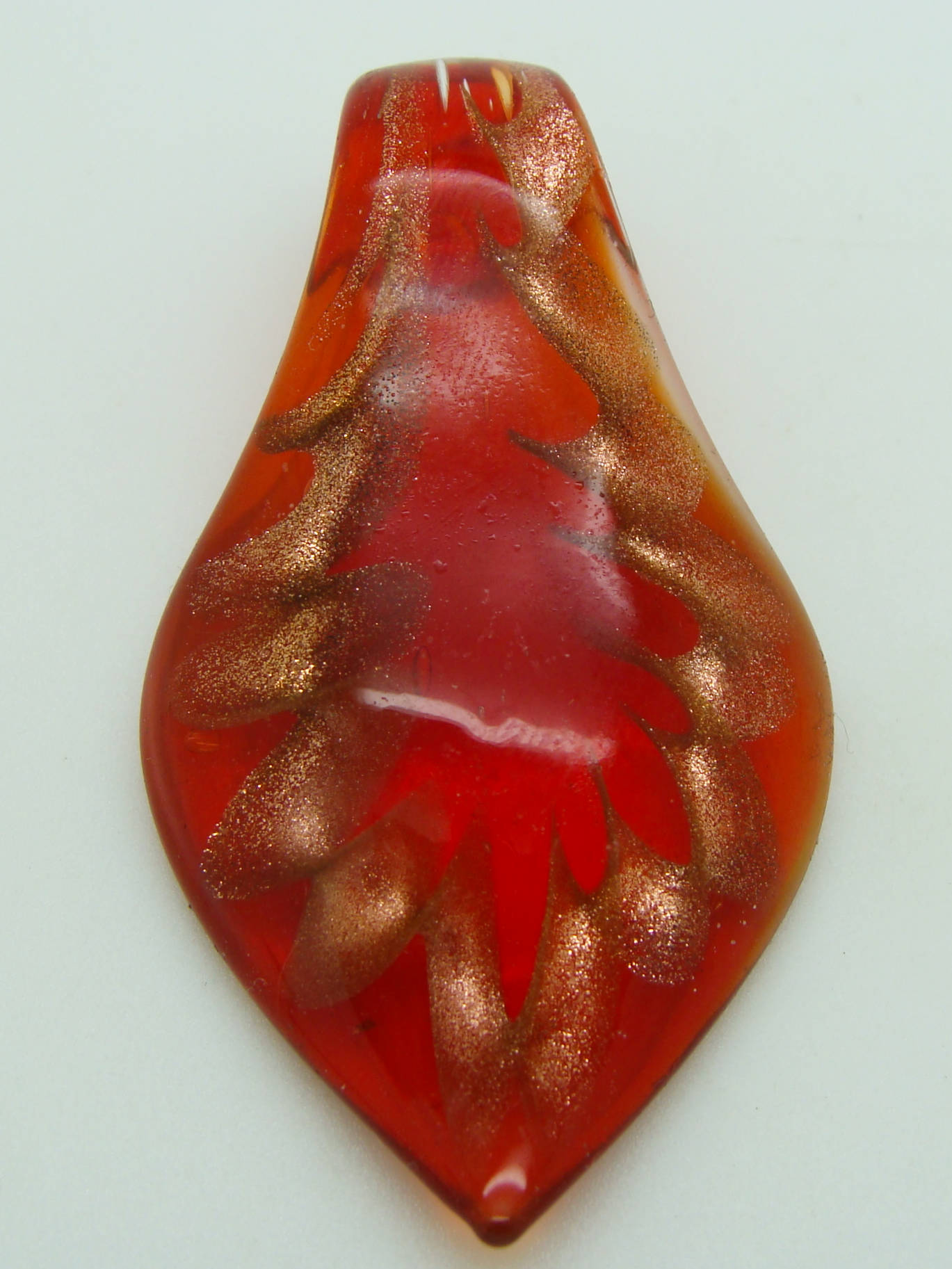 pendentif bordure dore rouge feuille Pend-408-3