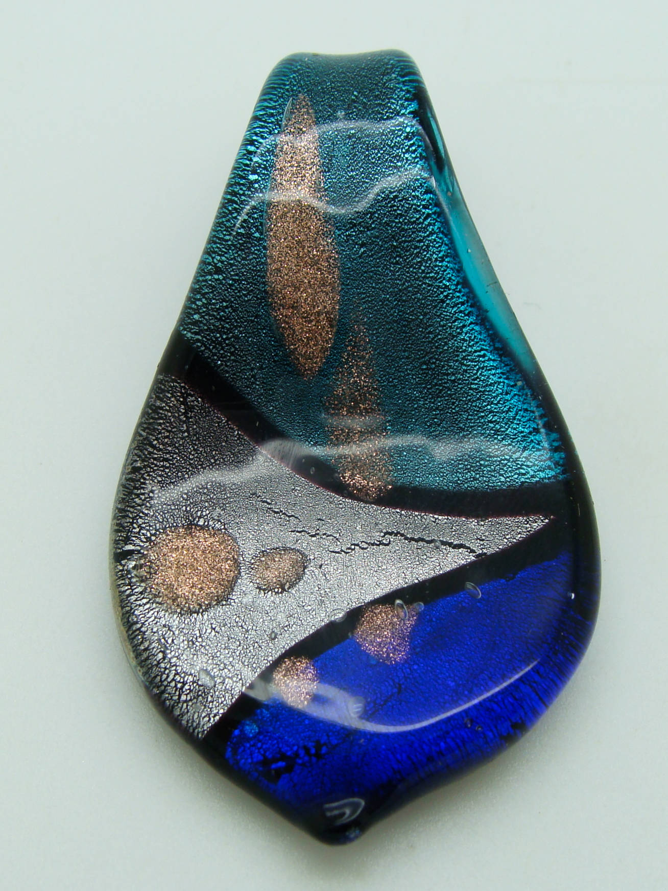 pendentif tricolore bleu feuille Pend-410-10