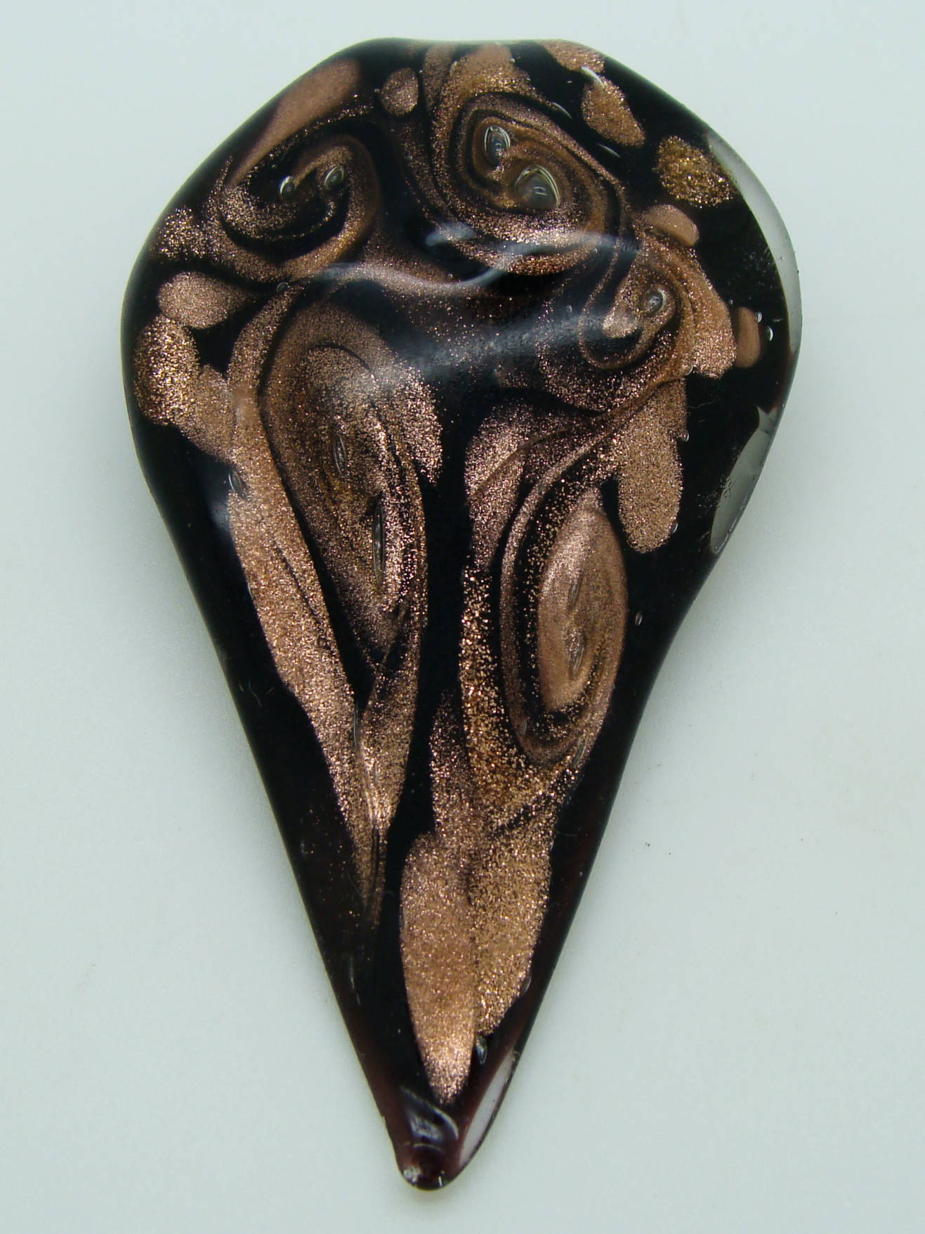 pendentif noir feuille Pend-420-3