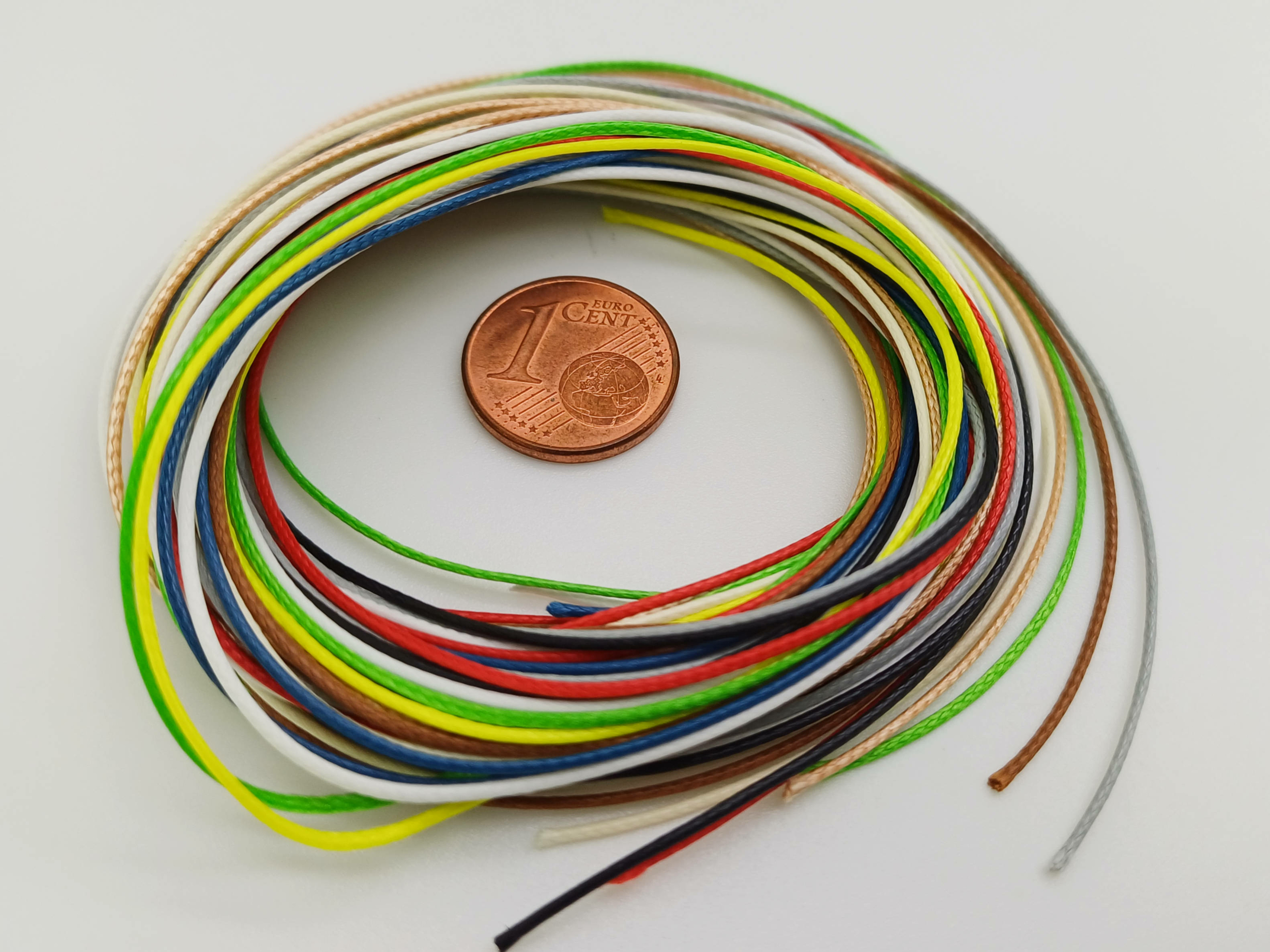 fil 08mm polyester cire mix 10 couleurs