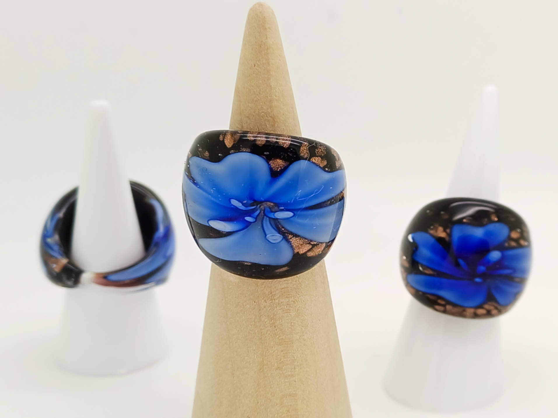bague verre fleur bleu fonce dore BAG02-bleu-fonce