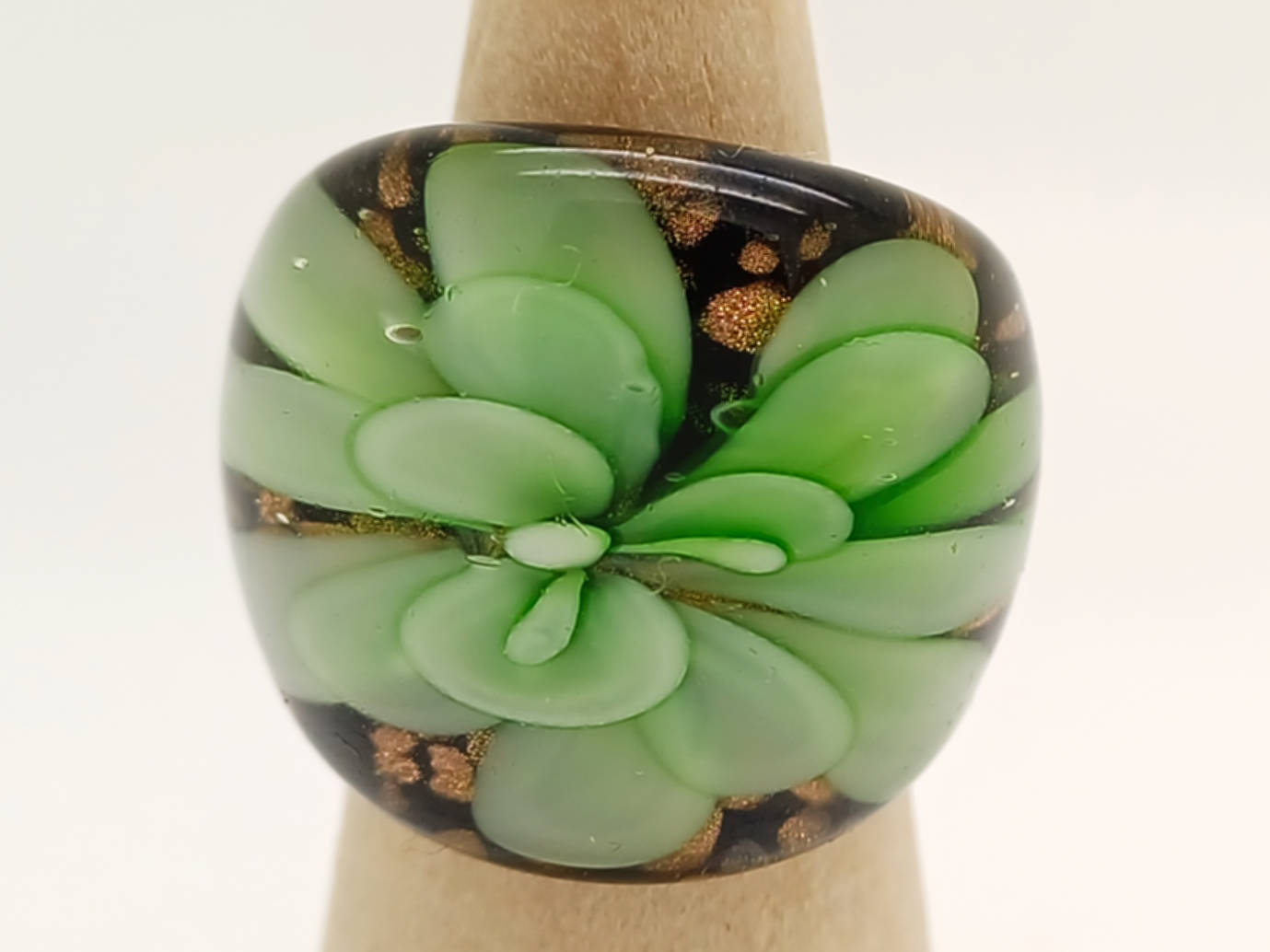 bague fleur verte dore BAG02-vert