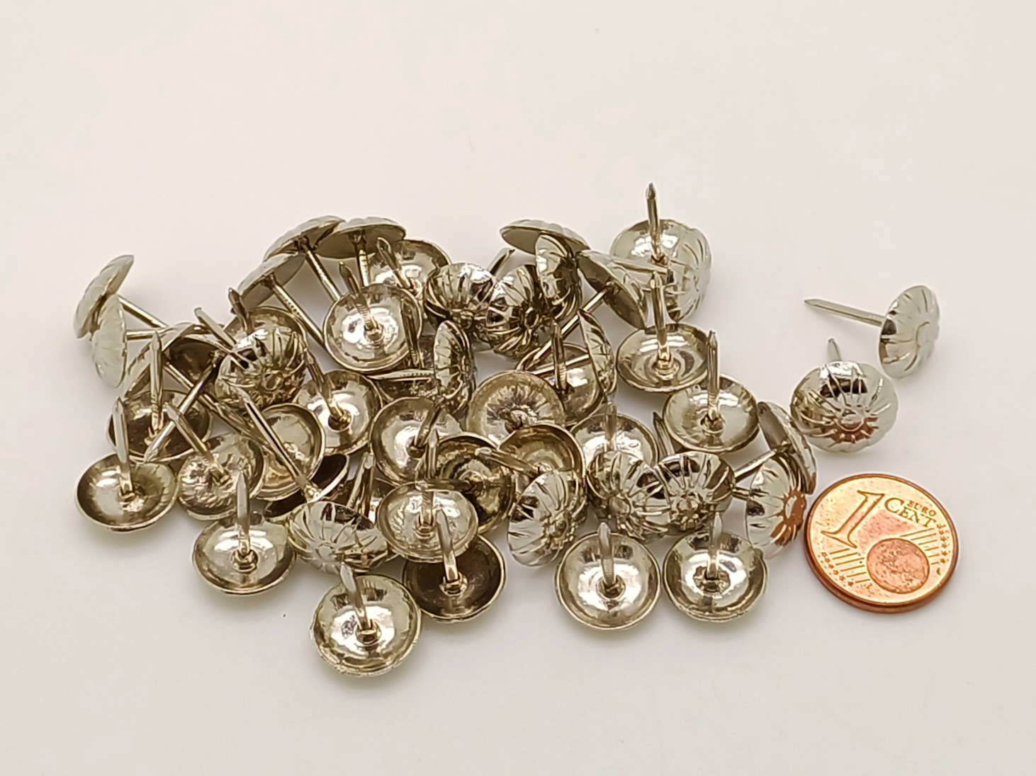 clous tapissiers 11mm argente fleur