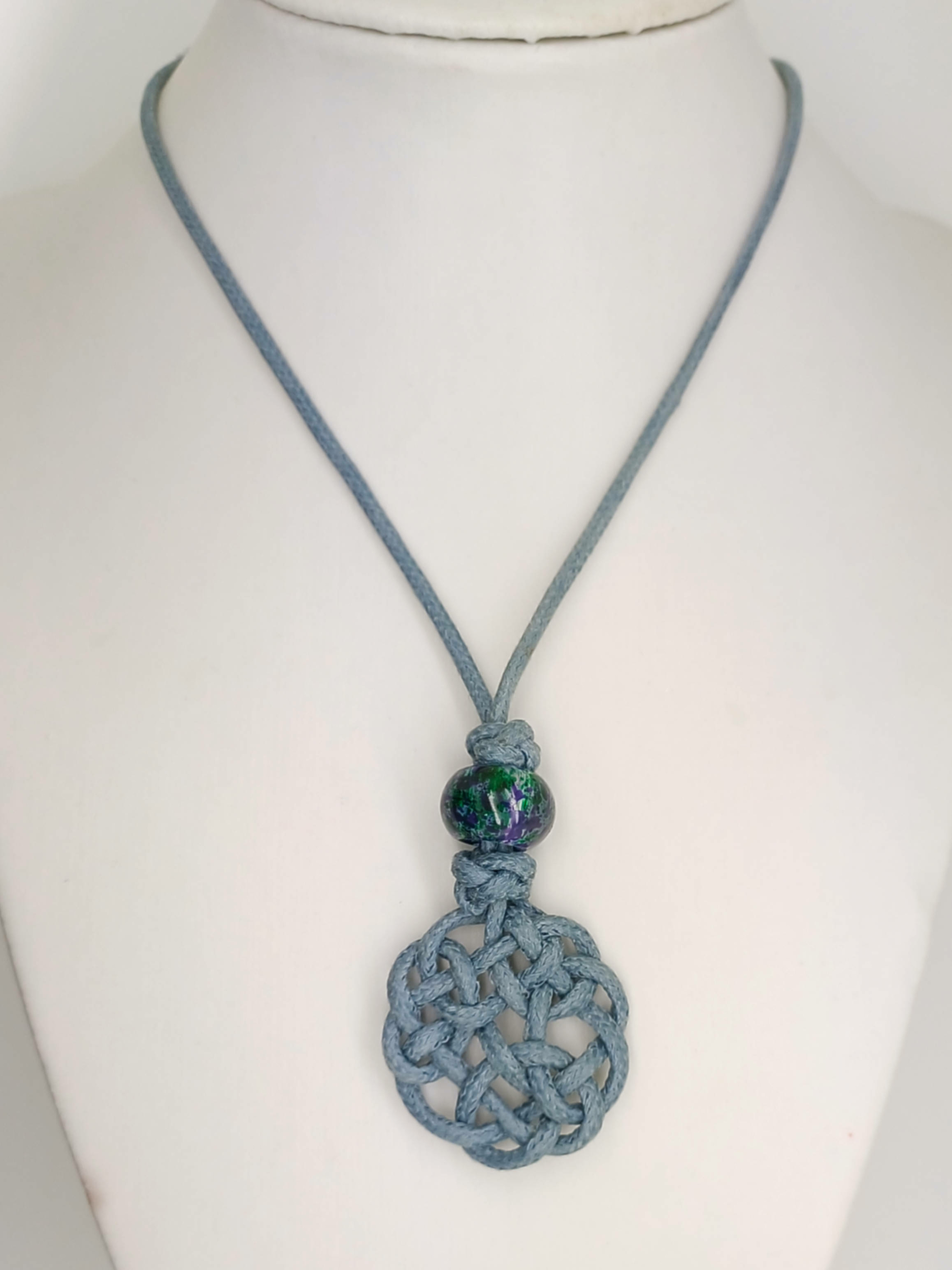 collier gris tresse rond COL09