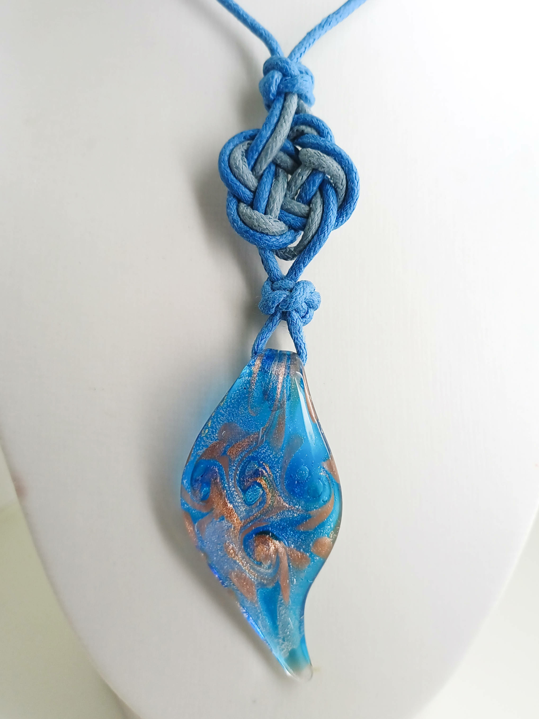 collier pendentif bleu gris COL14