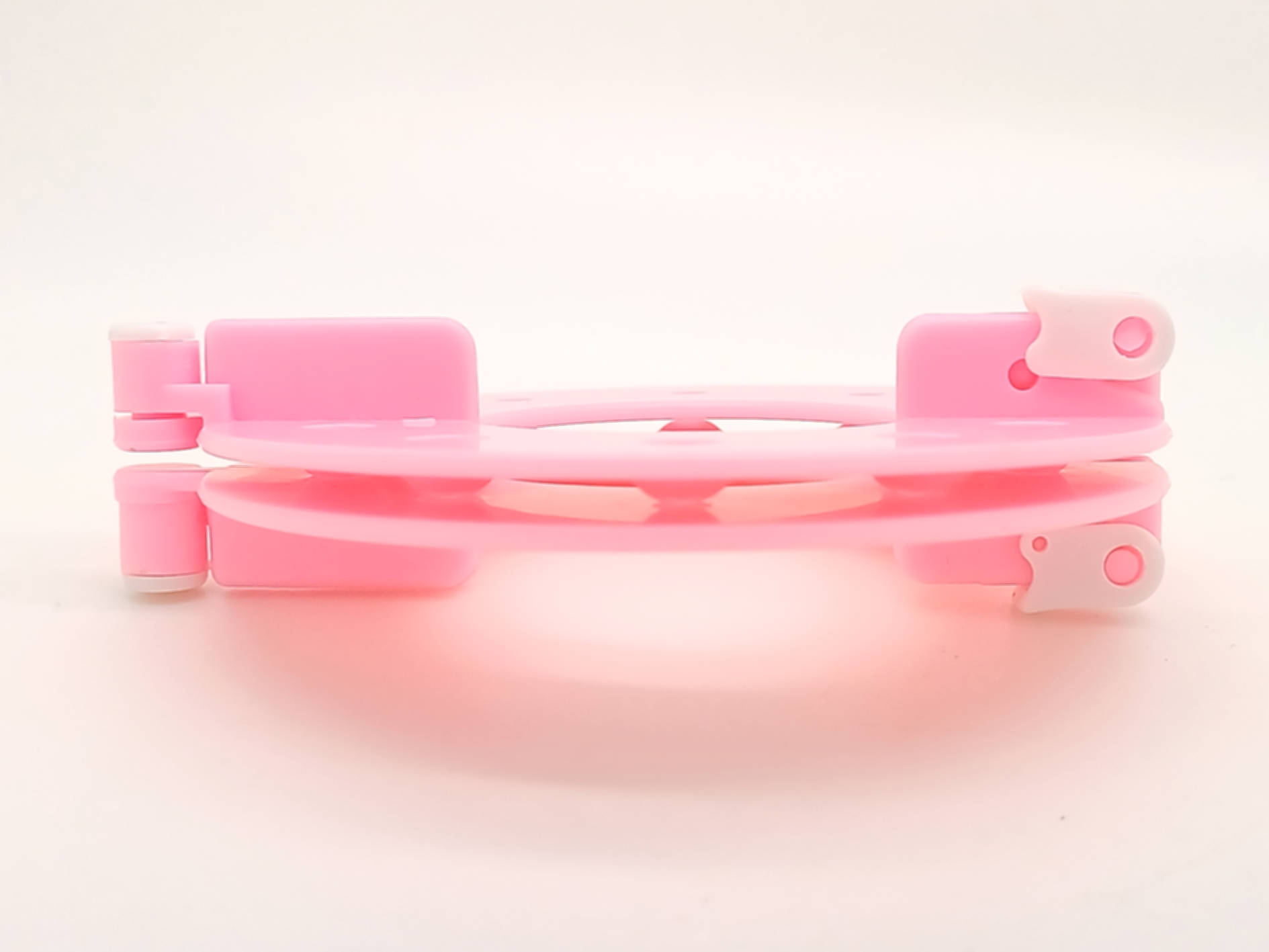 appareil pour fabriquer un pompon rose