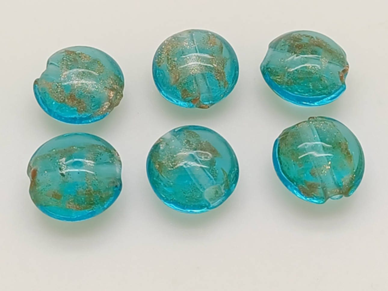 perles galets 12mm dore bleu clair verre