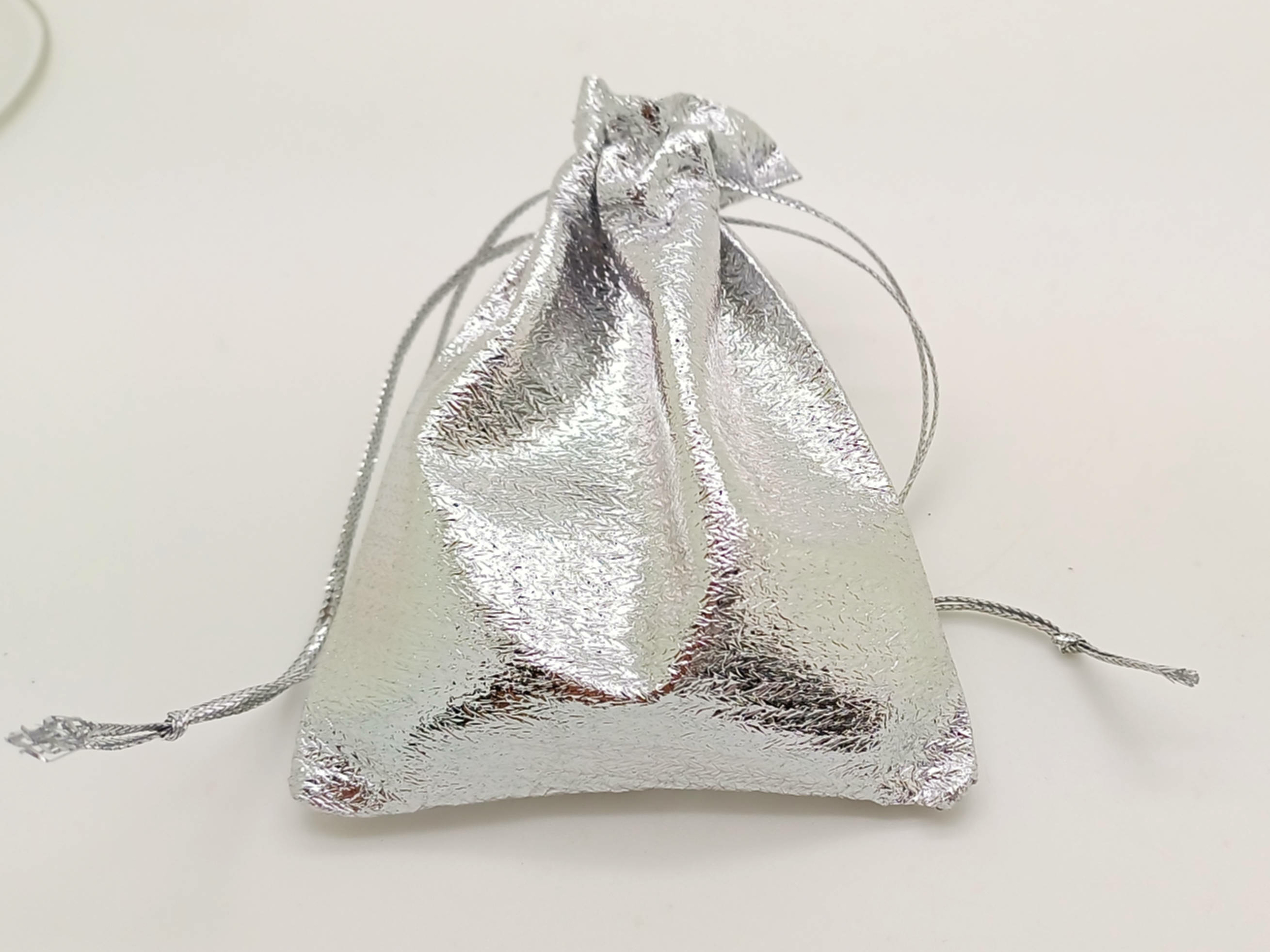 marque verre pochette