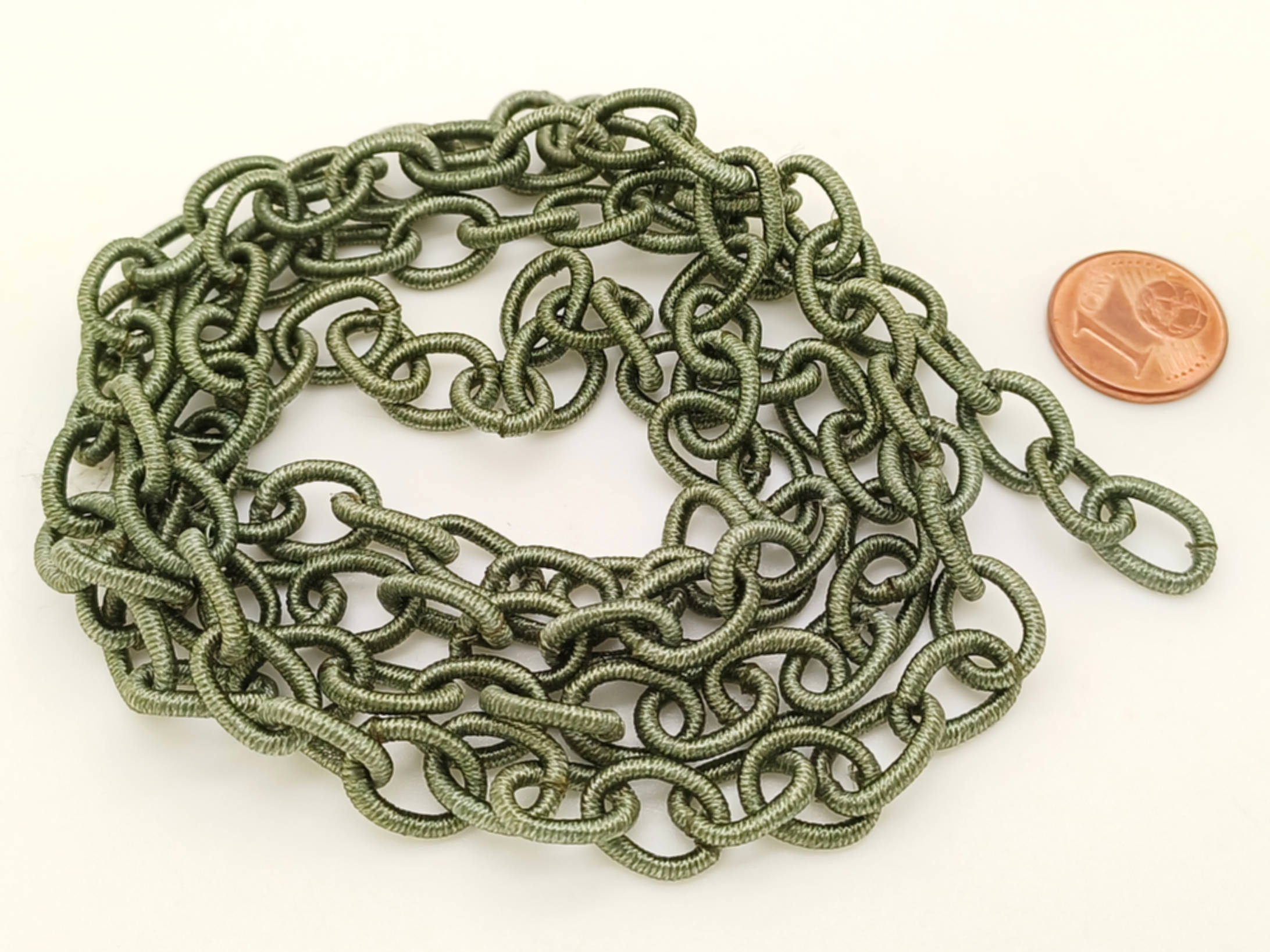chaine nylon gris fonce