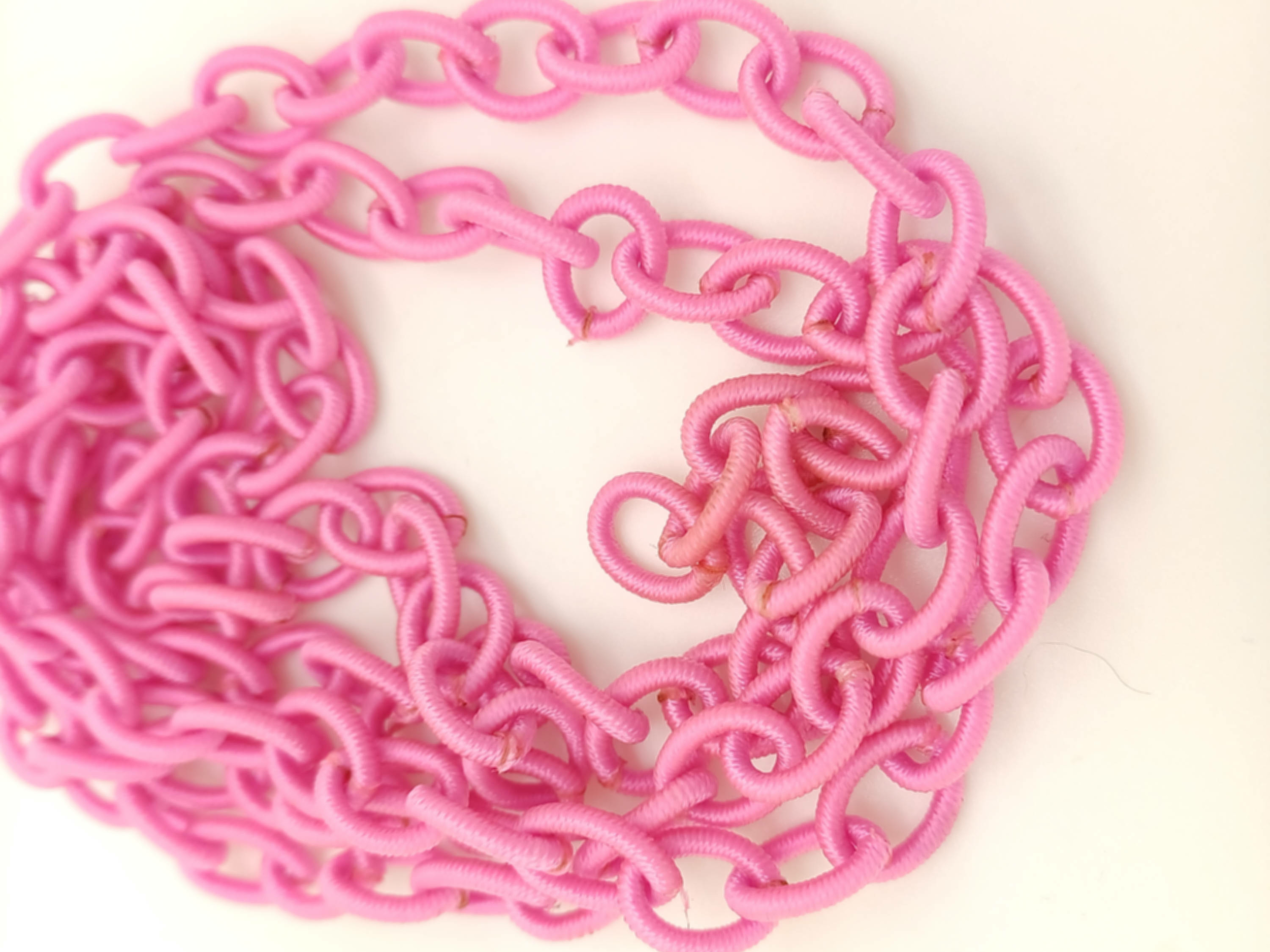 chaine nylon rose fonce cordon
