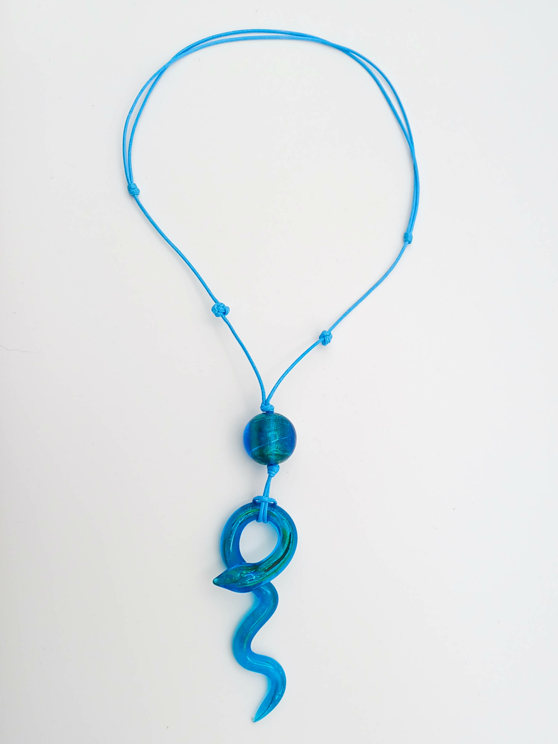 collier pendentif serpent verre bleu COL20