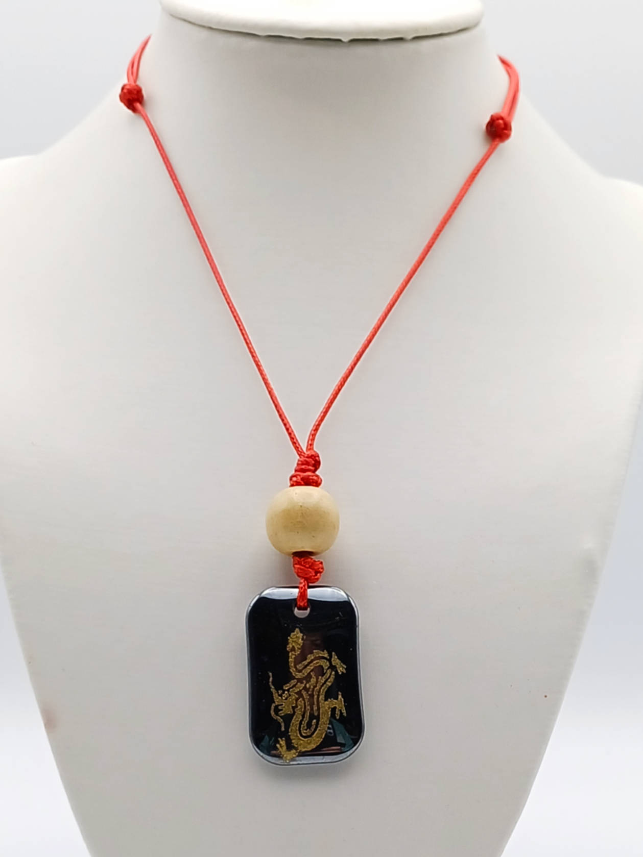 collier pendentif dragon hematite grave COL22