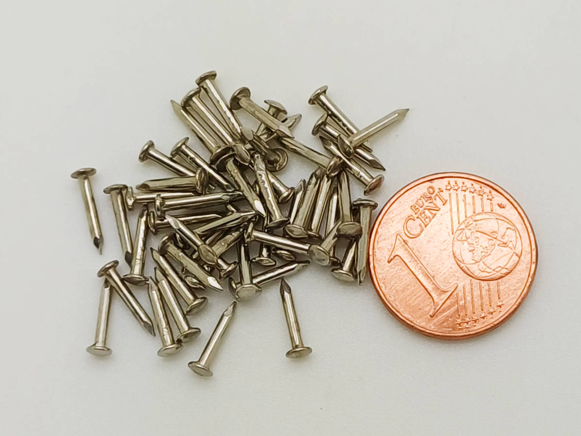 mini clous 8mm argentes