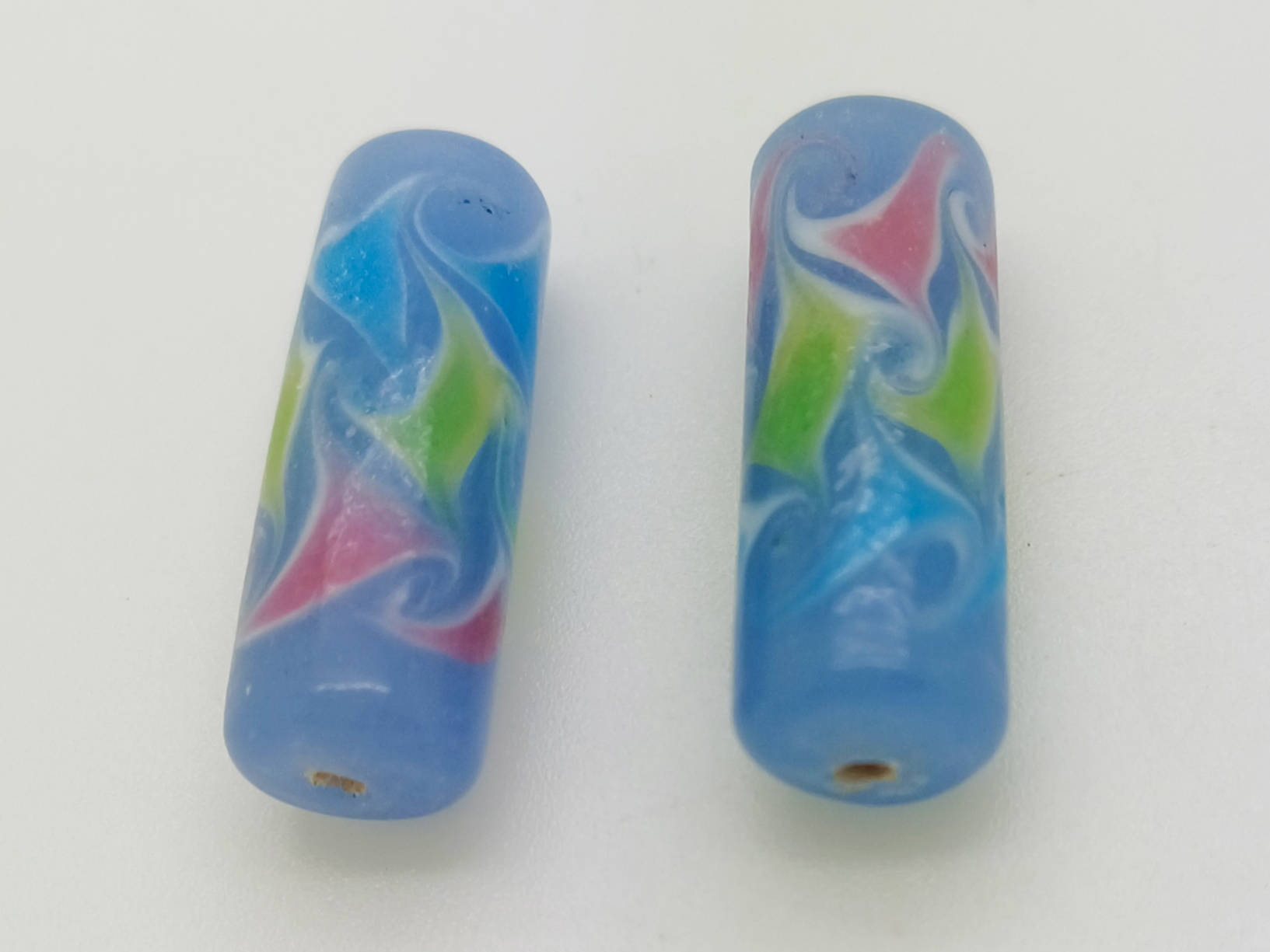PV20 perle tube bleu clair verre