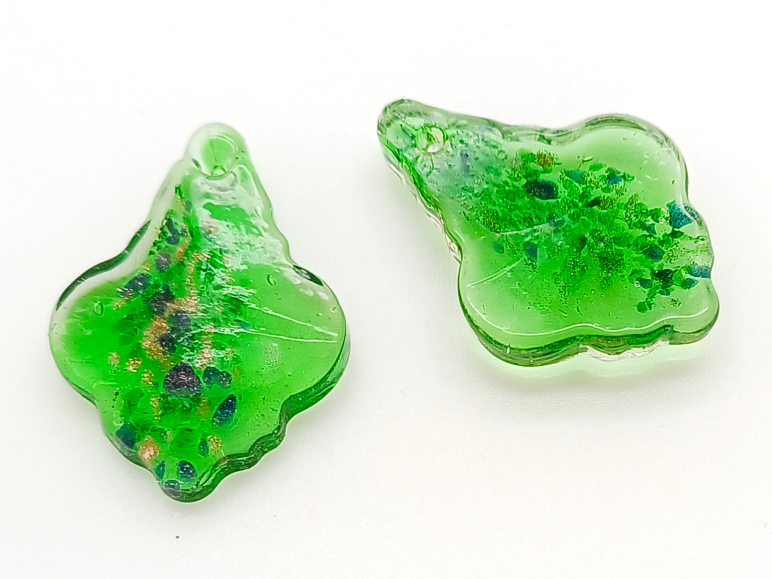 Pend-425-2 pendentif mini trefle vert dore