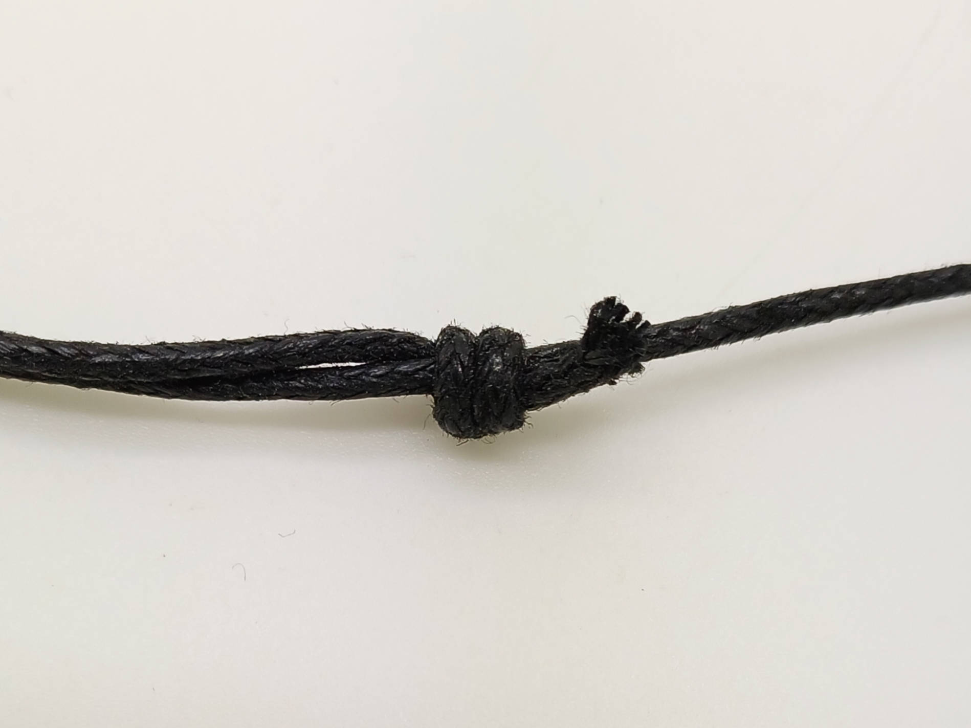 collier monte fil coton cire 15mm noir noeud