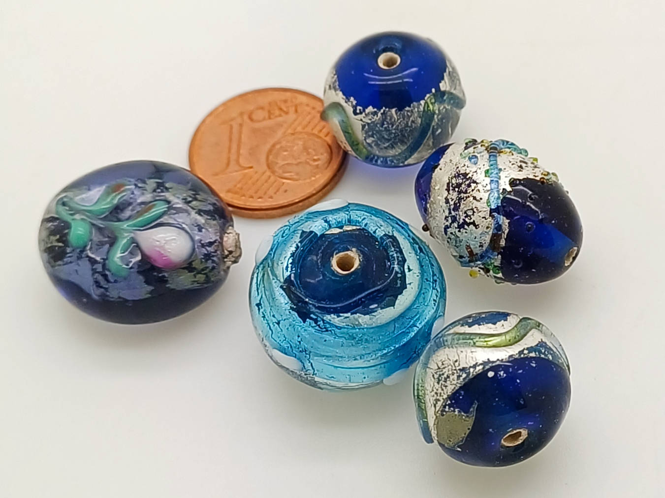 PV-lot-94 perles verre bleu fonce