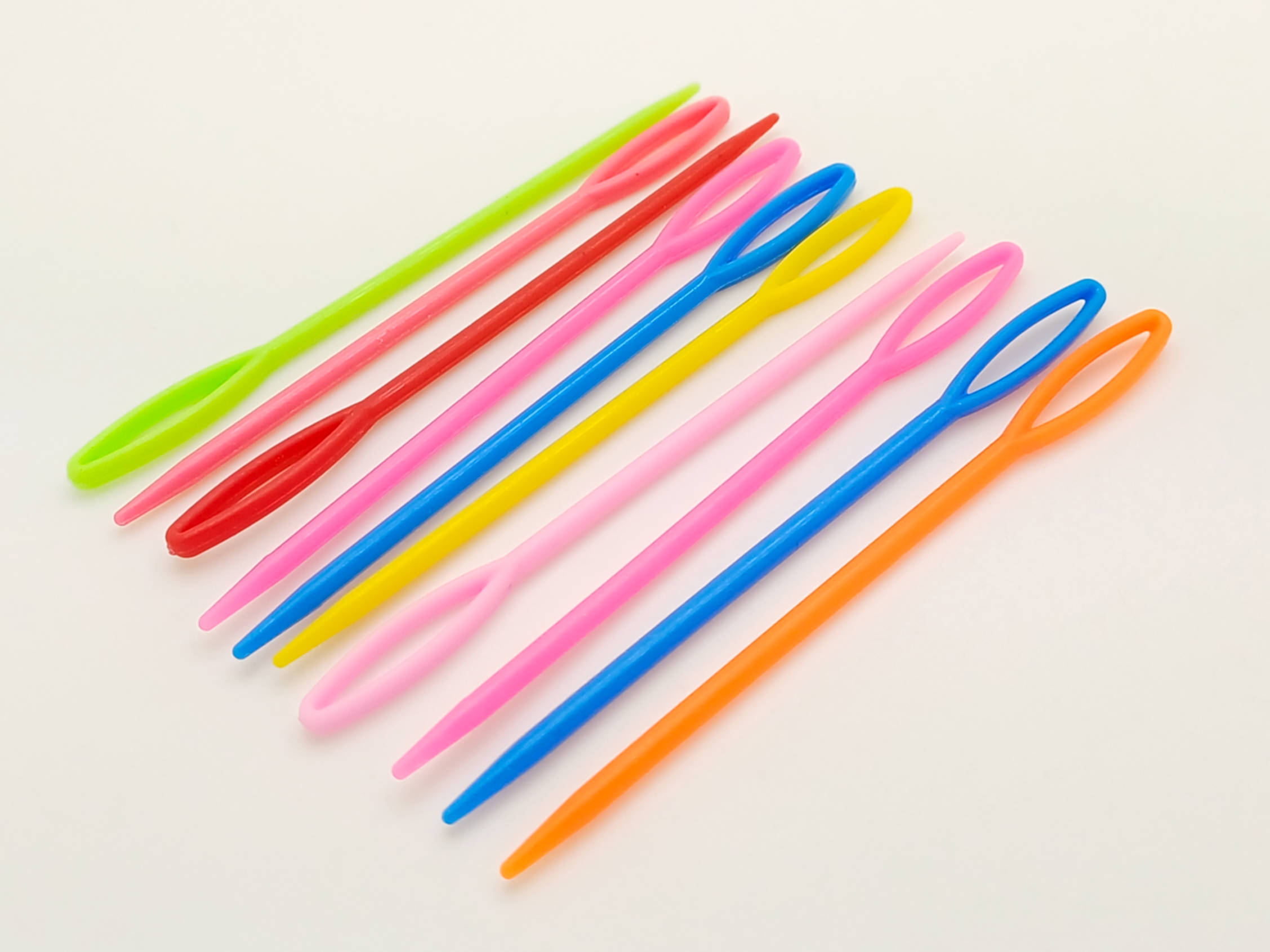 aiguille plastique 90mm mutlicolore 10