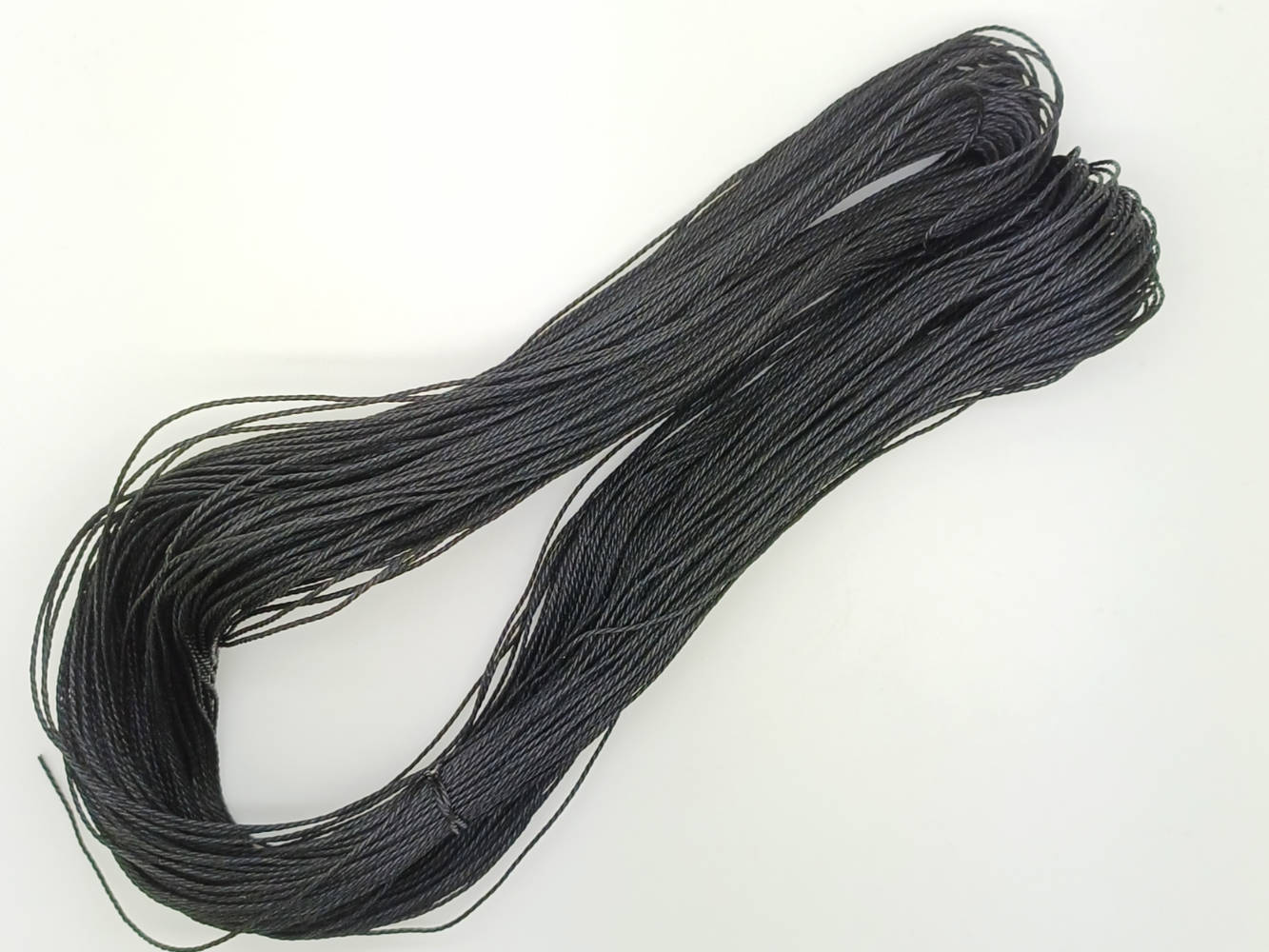 fil torsade 1mm noir polyester cire