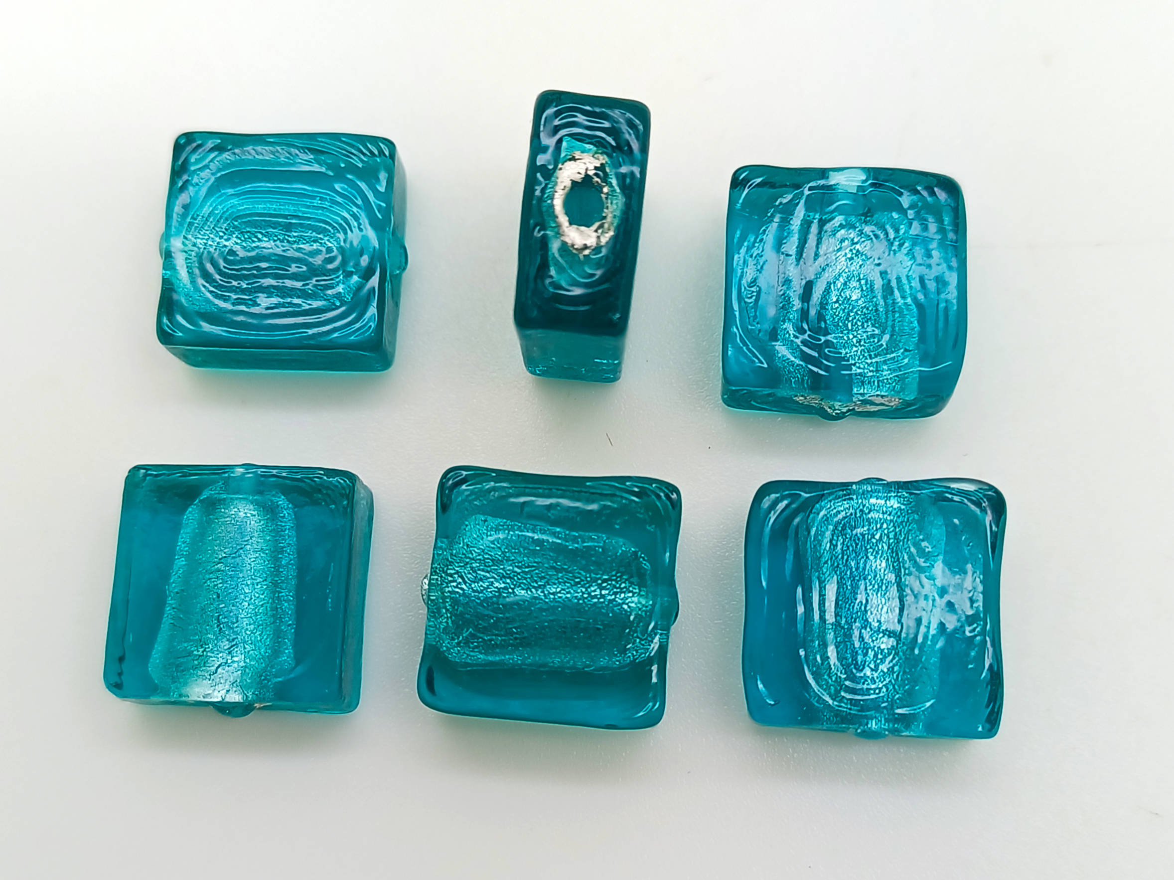 perle carre 12mm bleu vert verre