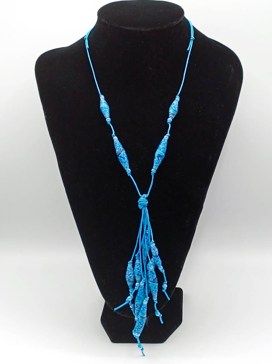COL07 collier bleu  perle papier reglable