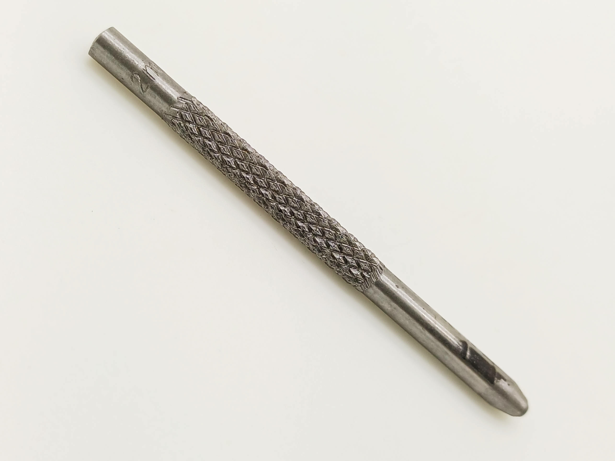 emporte piece trou 2mm rond outil