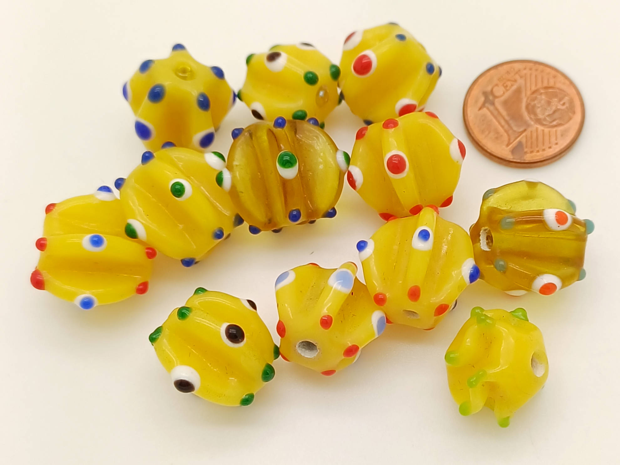 PV-lot-87 perles verre jaune picot