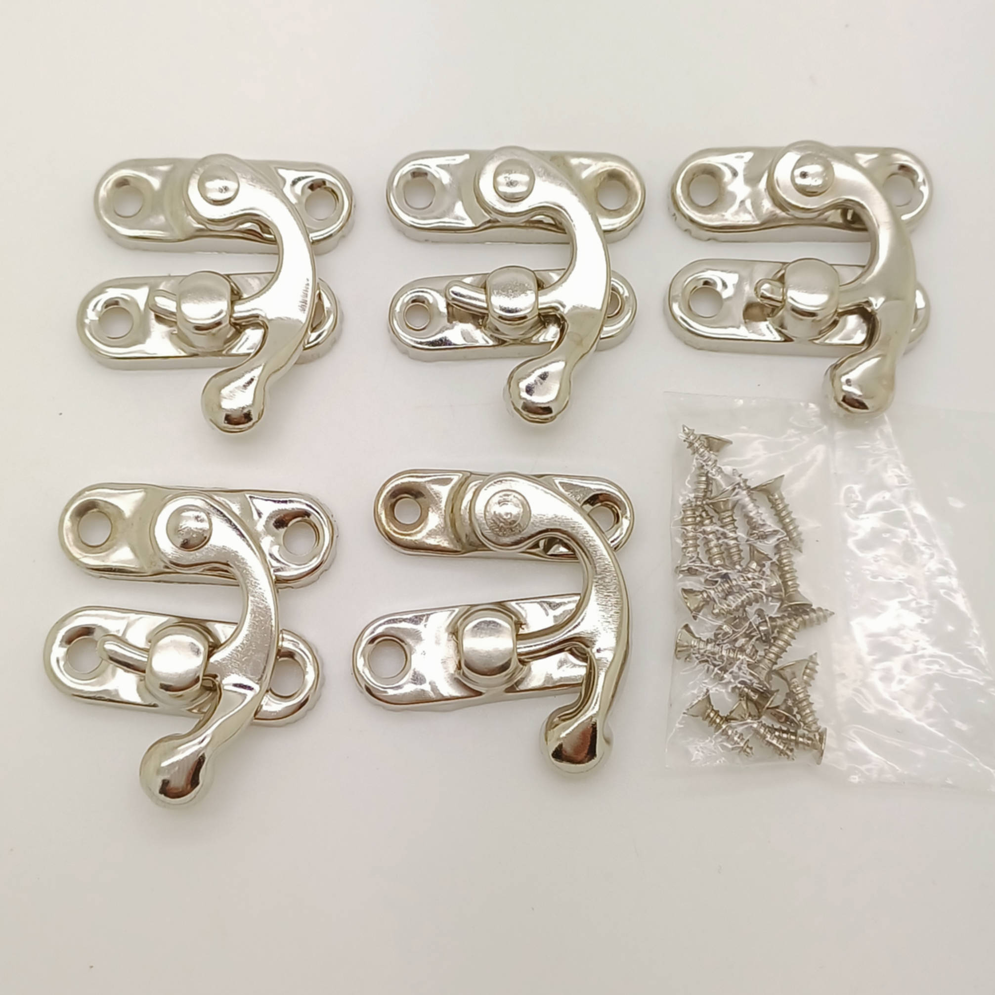 fermoir crochet argente boite lot avec vis metal
