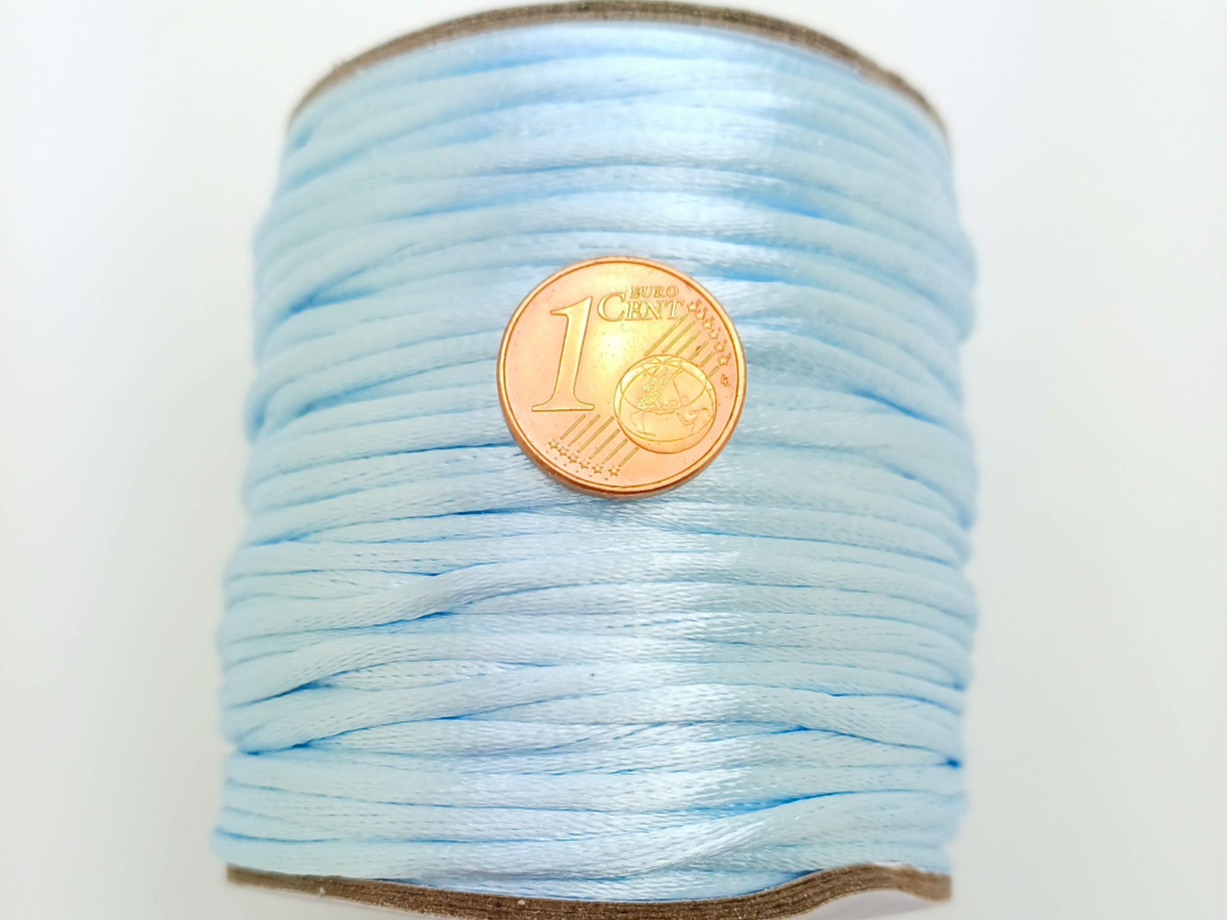 fil queue de rat 2mm bleu clair satine
