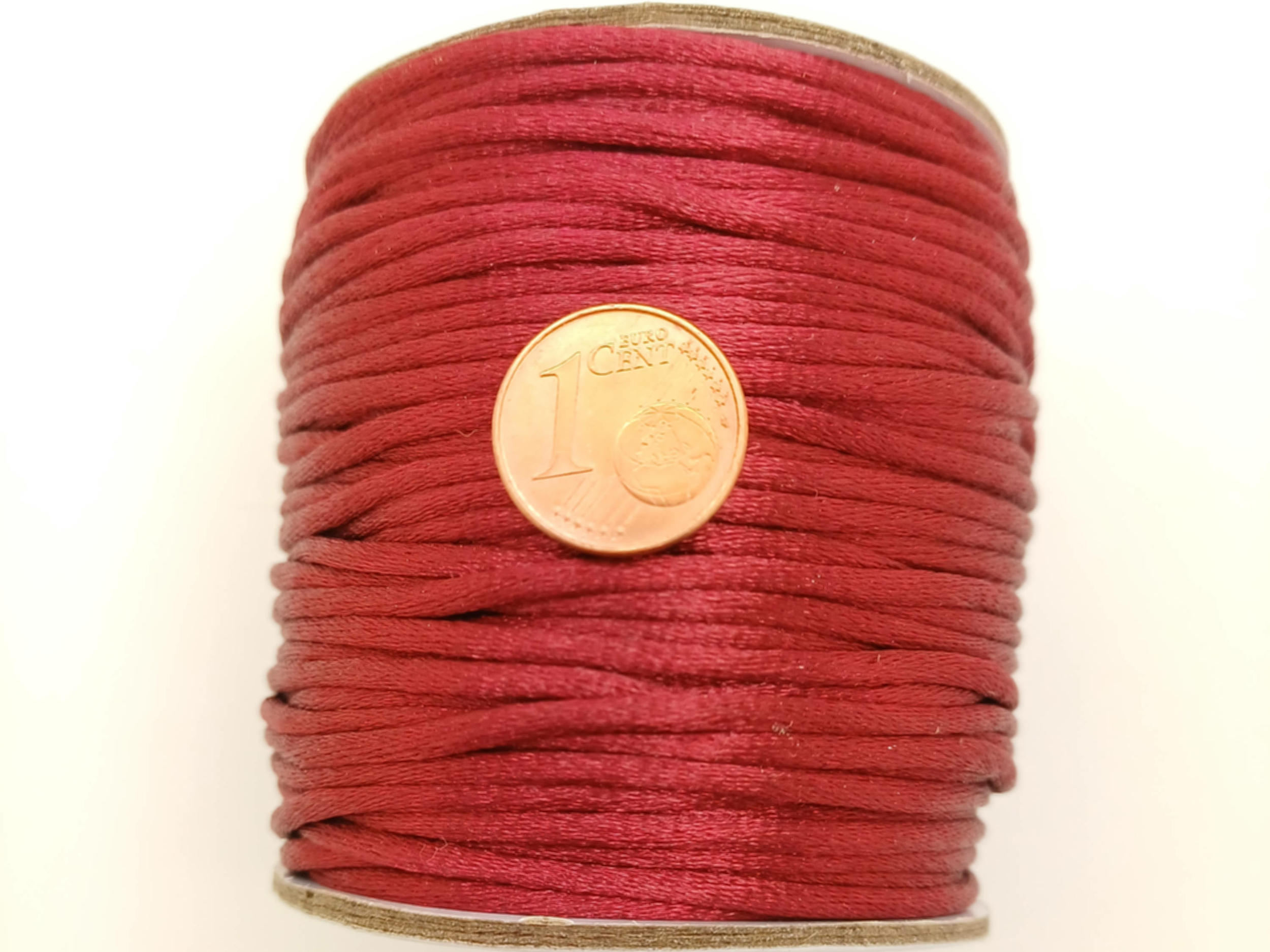 fil queue de rat 2mm rouge fonce  cordon satine