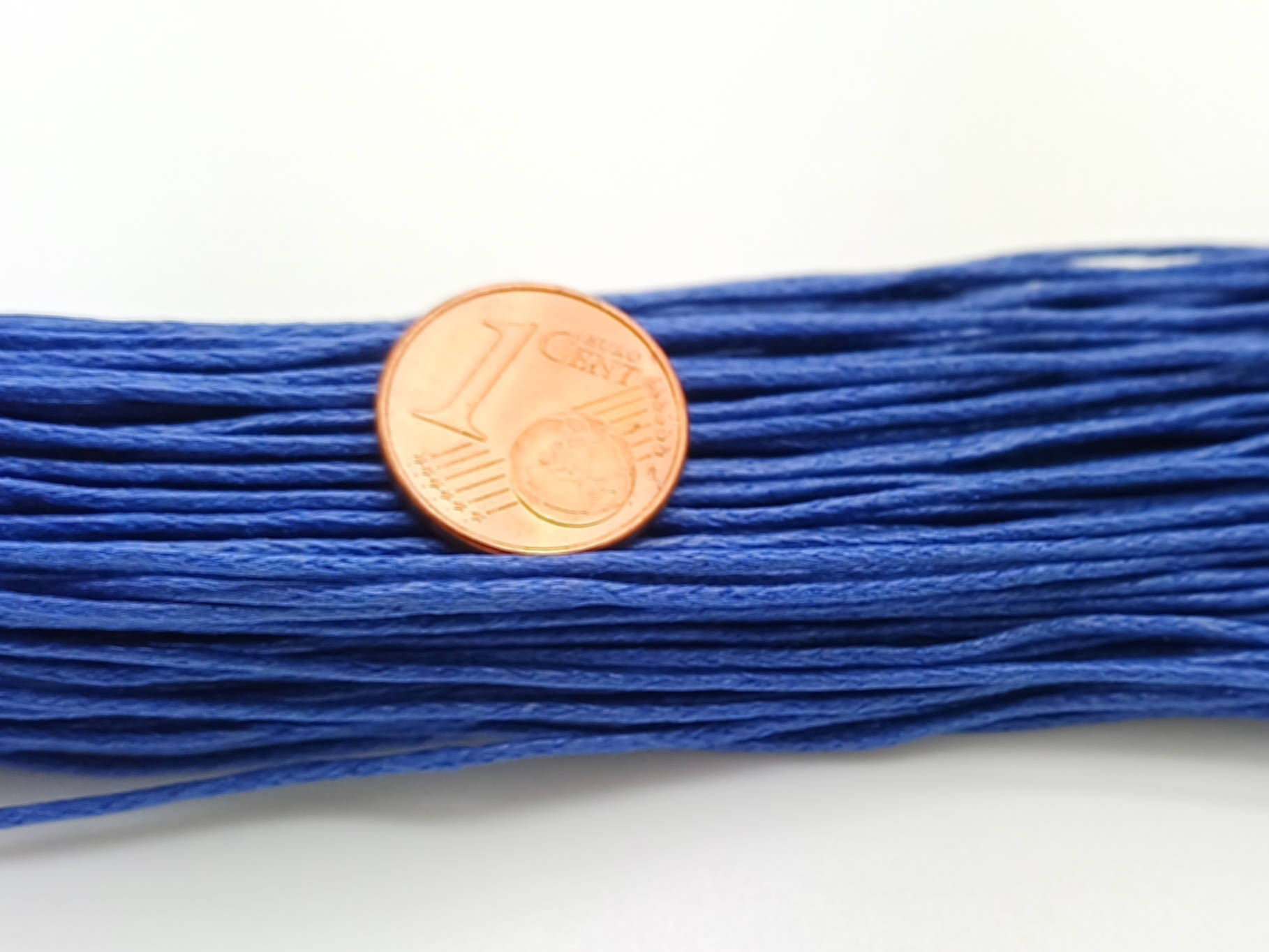 fil coton cire 1mm bleu fonce echeveau 65m cordon