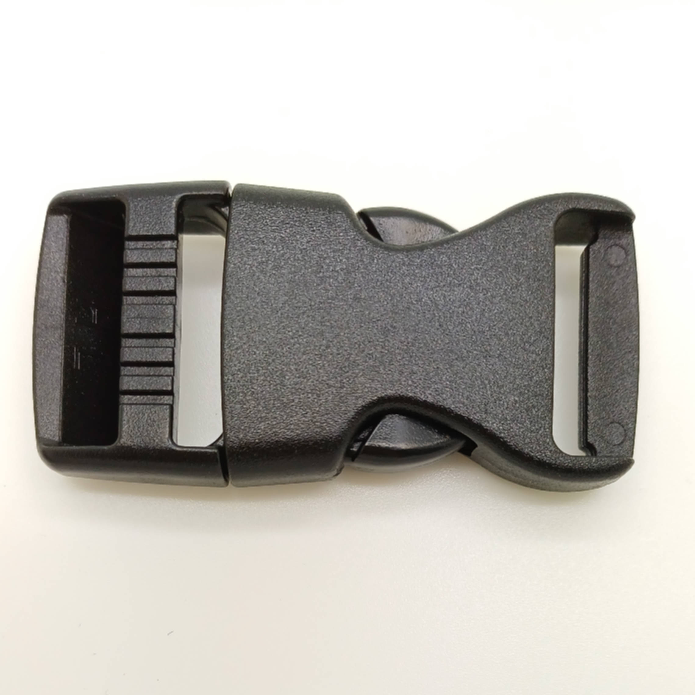 attache rapide 65x32mm noir fermoir