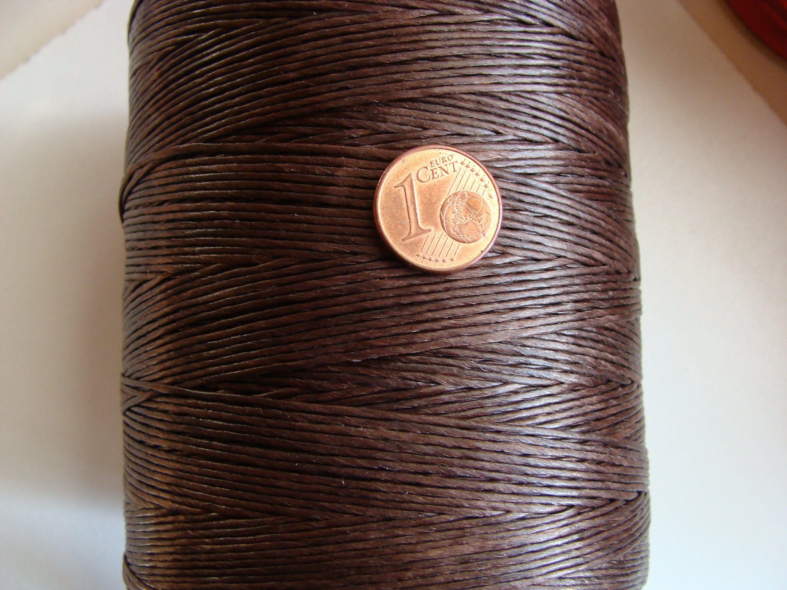 fil polyester 1mm plat marron fonce bobine