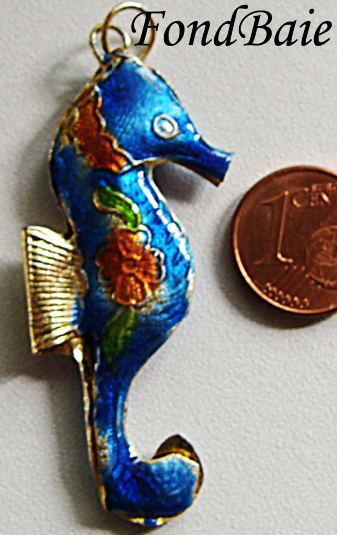 pendentif hippocampe bleu cloisonne