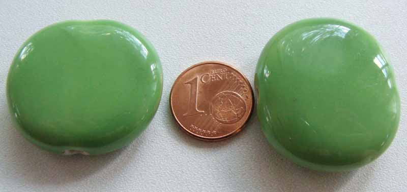 perle porcelaine galet vert por-111