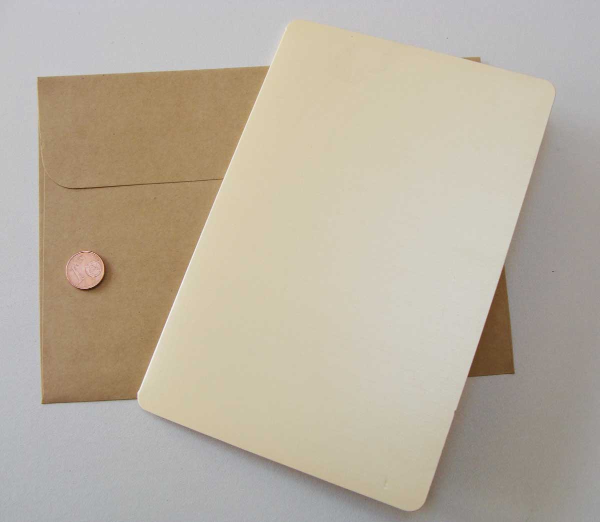 carte jaune 180x120mm enveloppe beige p1