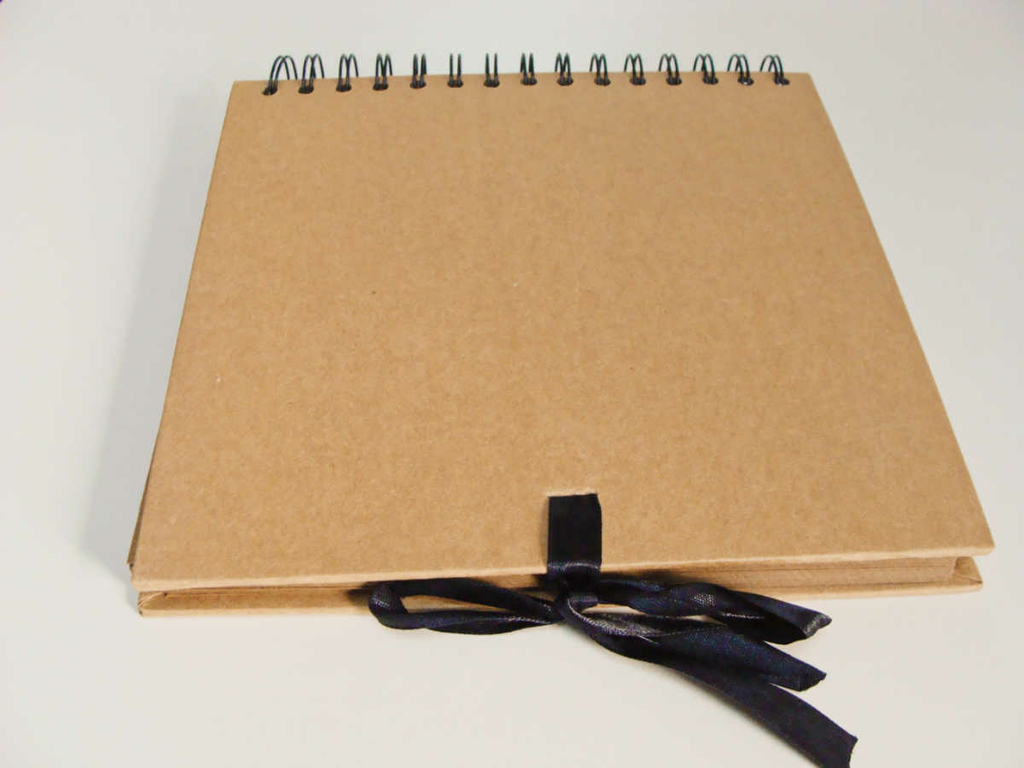 Album scrapbook spiralé 40 feuilles 20x20cm Marron Kraft