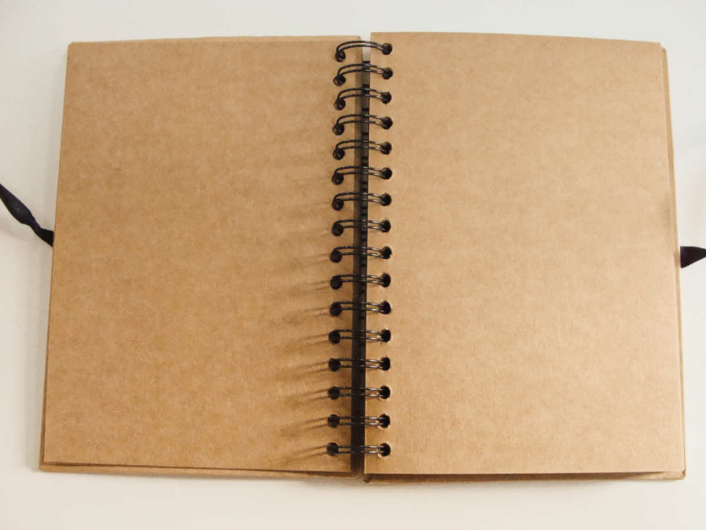 Album scrapbook spiralé 40 feuilles A5 21x15cm Marron Kraft