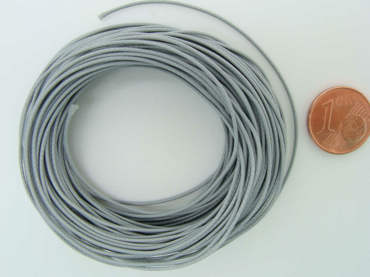 Fil Polyester Ciré Rose Foncé 0,8mm En écheveau De 10 Mètres