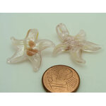 Pend-349-1 mini pendentif etoile rose trait blanc verre