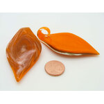 Pend-377-2 pendentif orange feuille spirale dore verre