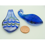 Pend-388 pendentif goutte volutes bleues verre