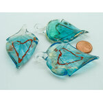 pendentif feuille bleu coeur lampwork Pend-402-4