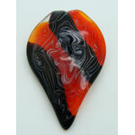 pendentif noir rouge feuille Pend-416-3